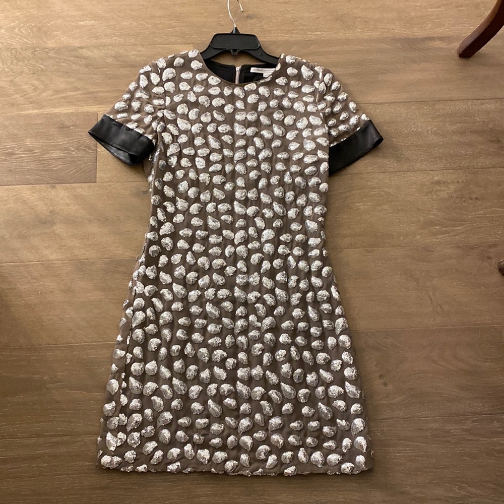Womens Diane Von Furstenberg sequin dress size US 6- great condition
